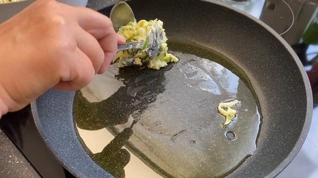 ОЛАДЬИ ИЗ КАБАЧКОВ, самый простой рецепт! И очень вкусно!