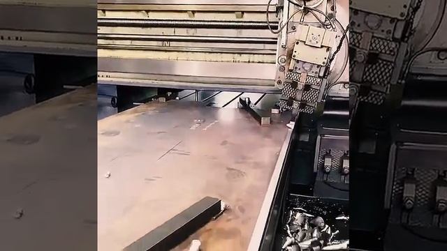 ☢ Строгальный станок - это тип металлообрабатывающего станка