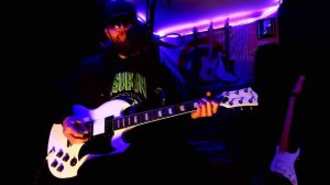 Review & Demo LEO JAYMZ $119 Double Cut "SG" STYLE COPY GUITAR