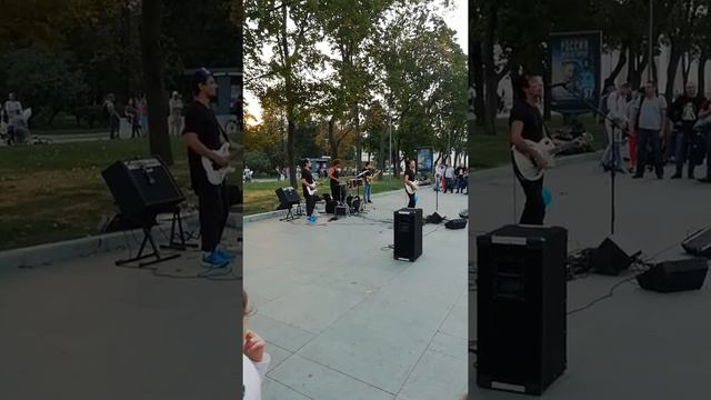 Группа черный квадрат на Вднх поёт песни ЦОЯ смотреть онлайн