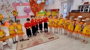 Осеннее развлечение в средней группе "Незабудки"