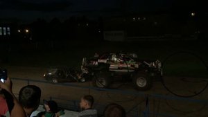 Шоу каскадёров Нижний Новгород Бигфут против ВАЗ 2104