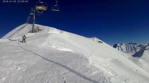 Вершина и спуск с горы садзель