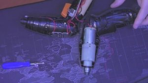 Разбираю аккумуляторную отвёртку