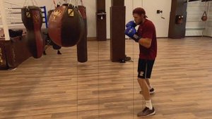 Жесткий удар БОКС отработка на мешке