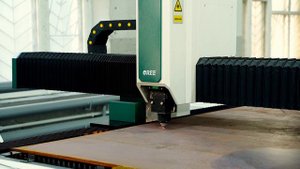 Лазерная резка металла станком OREE LASER EH 3015 T6 6000W MAX