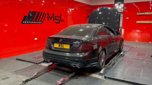 Secondary decat and Stage 1 remap on this Mercedes C63 W204 at MSL Performance смотреть онлайн