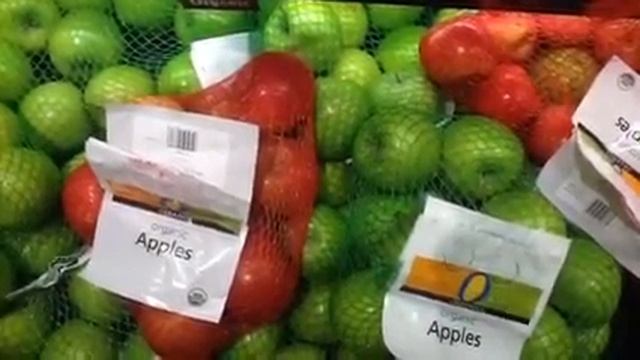 Organic Apples at Safeway (Red and Golden Delicious) смотреть онлайн