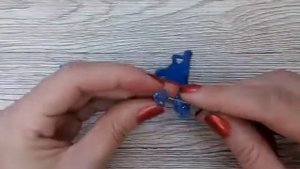 Как ввязать бусины или бисер в полотно