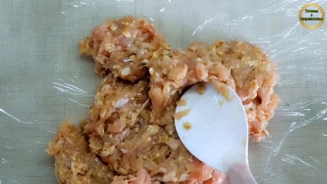 Аппетитный мясной рулет из фарша с начинкой. Закусочный рулет на Новый год.