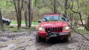 Utopiony Jeep WJ, urwany wał, rozerwany przegub i rozbita szyba w Suzuki - Ameryka vs. Japonia