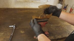 Реставрация старинного ржавого лунного ножа