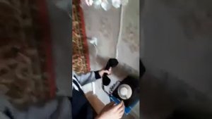 современный ребёнок и старый телефон
