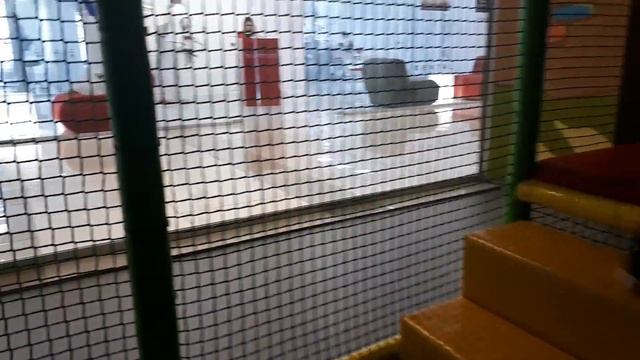 Играем на детской плошадке/гулливер/путешествие/Kiev Ukraine/Ігровий майданчик в Києві Гуллівер смотреть онлайн