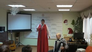 Потеряла утром я одну серёжку