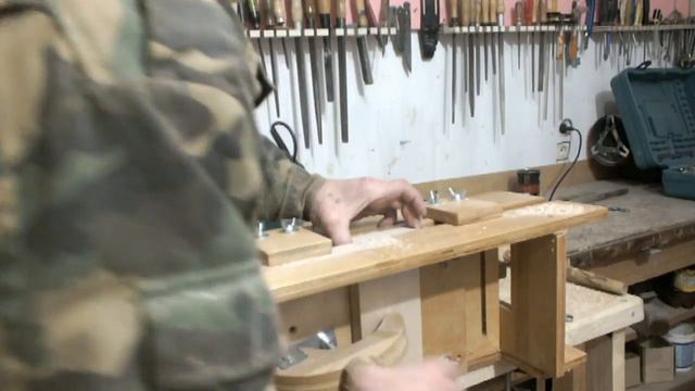 Простой прикроватный столик.mp4 смотреть онлайн