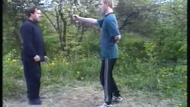 КАЗАЧИЙ РУКОПАШНЫЙ БОЙ. СКАРБ-занятие2005 г.(Коробковский сад, ведёт Макаров С.С.)