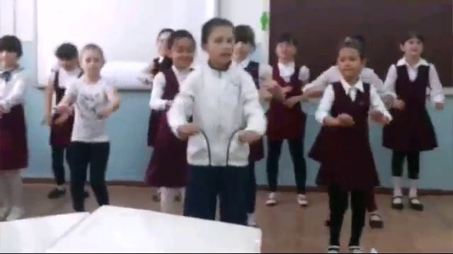 ВЫСТУПЛЕНИЕ ДЕВОЧЕК НА 7 МАЯ 2015 смотреть онлайн