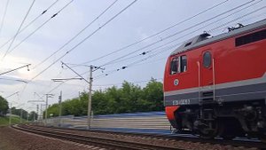 Электровоз ЭП2К-111 с пассажирским поездом сообщением Улан-Удэ-Москва