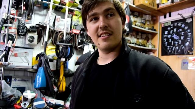 Перфоратор трещит и не крутит как исправить? Не забываем читать описание к ролику! смотреть онлайн