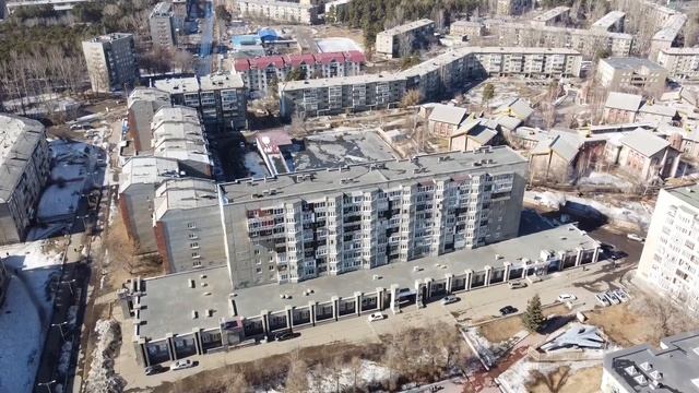 г. Ангарск.музей победы и голуби с высоты полета голубя. смотреть онлайн