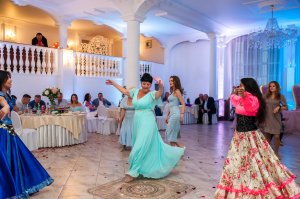 Песня мамы на свадьбе с цыганами