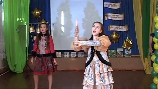 Жестовое пение  - Лаура Саргсян и  Кристина Дубровина - Моя Россия
