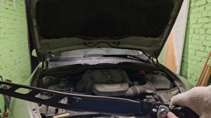 Замена поводка дворника на BMW 650i E63.
