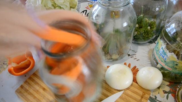 Делаю ОВОЩНОЕ АССОРТИ на зиму // Самый вкусный КОМПОТ из ранеток // Как делаю СТЕРИЛИЗАЦИЮ банок