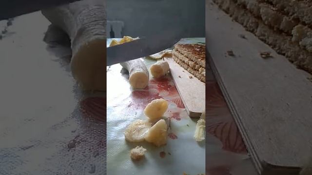 Готовлю домашний пирог без духовки из коржиков