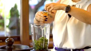 Ореховая заправка для овощных и листовых салатов.