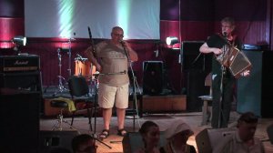 08. Mike James and Yves Leblanc - Rond de Landeda