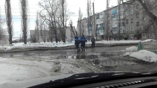 Вот так делают ремонт дороги в Лисках смотреть онлайн