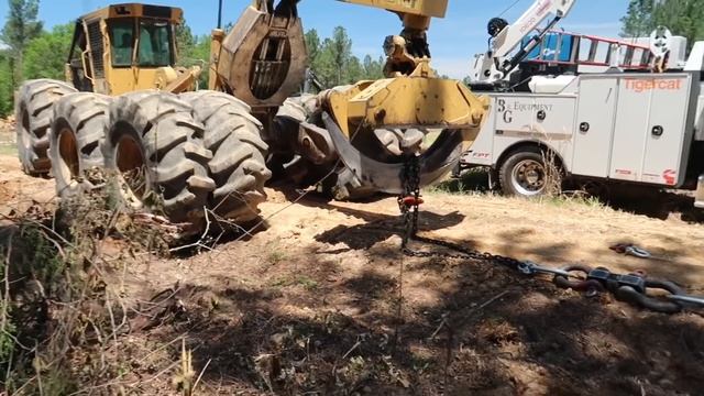Heavy equipment tug of war! Who will win???? смотреть онлайн