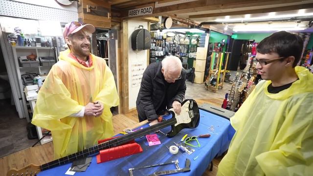 I Built the LONGEST Guitar Ever! смотреть онлайн