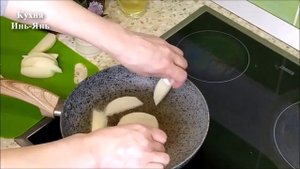 ВКУСНЯШКА ИЗ КАРТОШКИ / САЛАТ ТЁПЛЫЙ Как приготовить вкусный картофельный салат ПРОСТО БЫСТРО