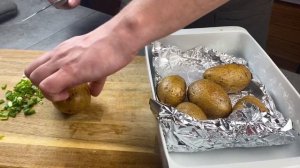 Фаршированная картошка в духовке с сыром и беконом!