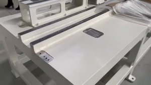 Verniciatura di un banco da lavoro RAL 9010