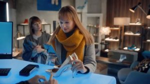 Реклама карты Visa с котом на ноутбуке