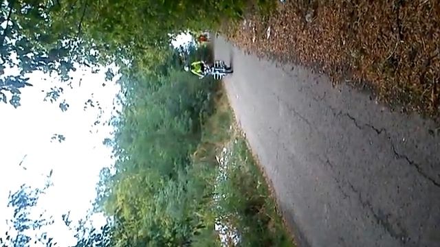 На мотоцикле без рук смотреть онлайн