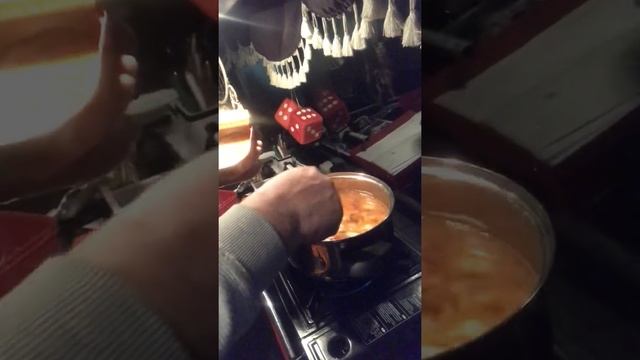 Вкуснятина уха, второй год без рыбалки смотреть онлайн