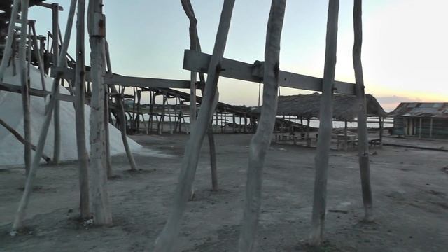 Доминикана. Производство морской соли. смотреть онлайн