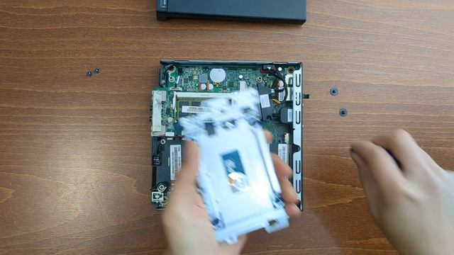 Lenovo ThinkCentre M73 Tiny Form Factor - SSD and RAM upgrade смотреть онлайн