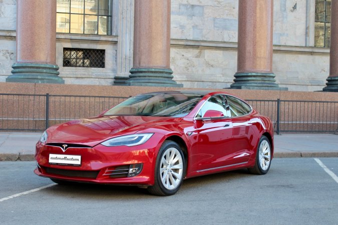 Шикарная Tesla Model S