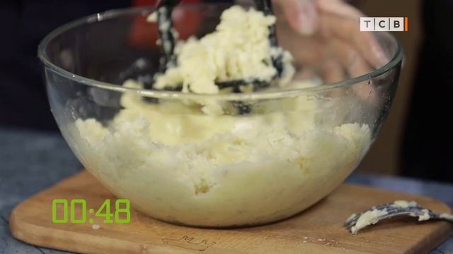 Картофельные зразы с курицей против картофельных лепестков с куриным фаршем. Дело вкуса