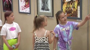 Экскурсию по выставке молодых художников Хабаровского края провели для школьников областного центра