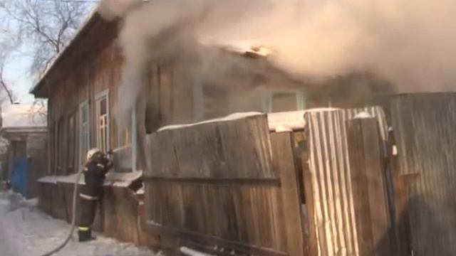 В Благовещенске загорелась квартира в деревянном ...