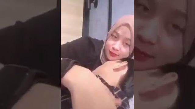 VIRAL CEWE TIK TOK NYUSUIN PACARNYA #shorts