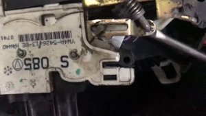 Мазда Трибют, Форд Эскейп, Форд Маверикс проблемы с дверными ручками!