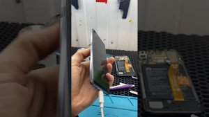 Телефон Samsung не заряжается. Мигает индикатор батареи.
